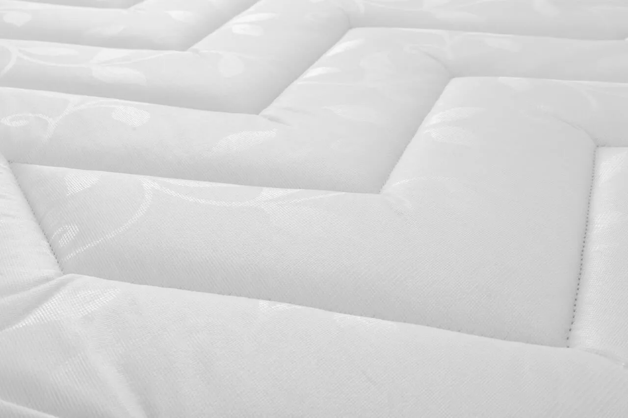 DELUXE SEMI-ORTHOPAEDIC MATTRESS 135CM