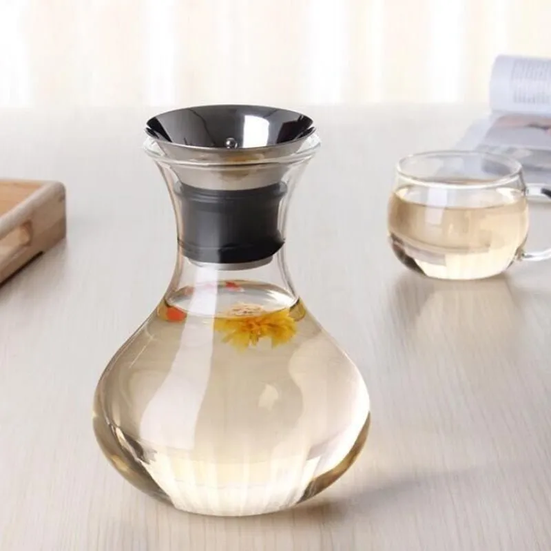 Elegant Glass Carafe with Stainless Steel Lid - 1/1.5L