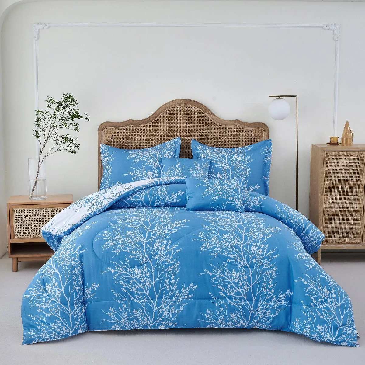 Foliage Reversible Comforter Set   Two Free Sham Pillows