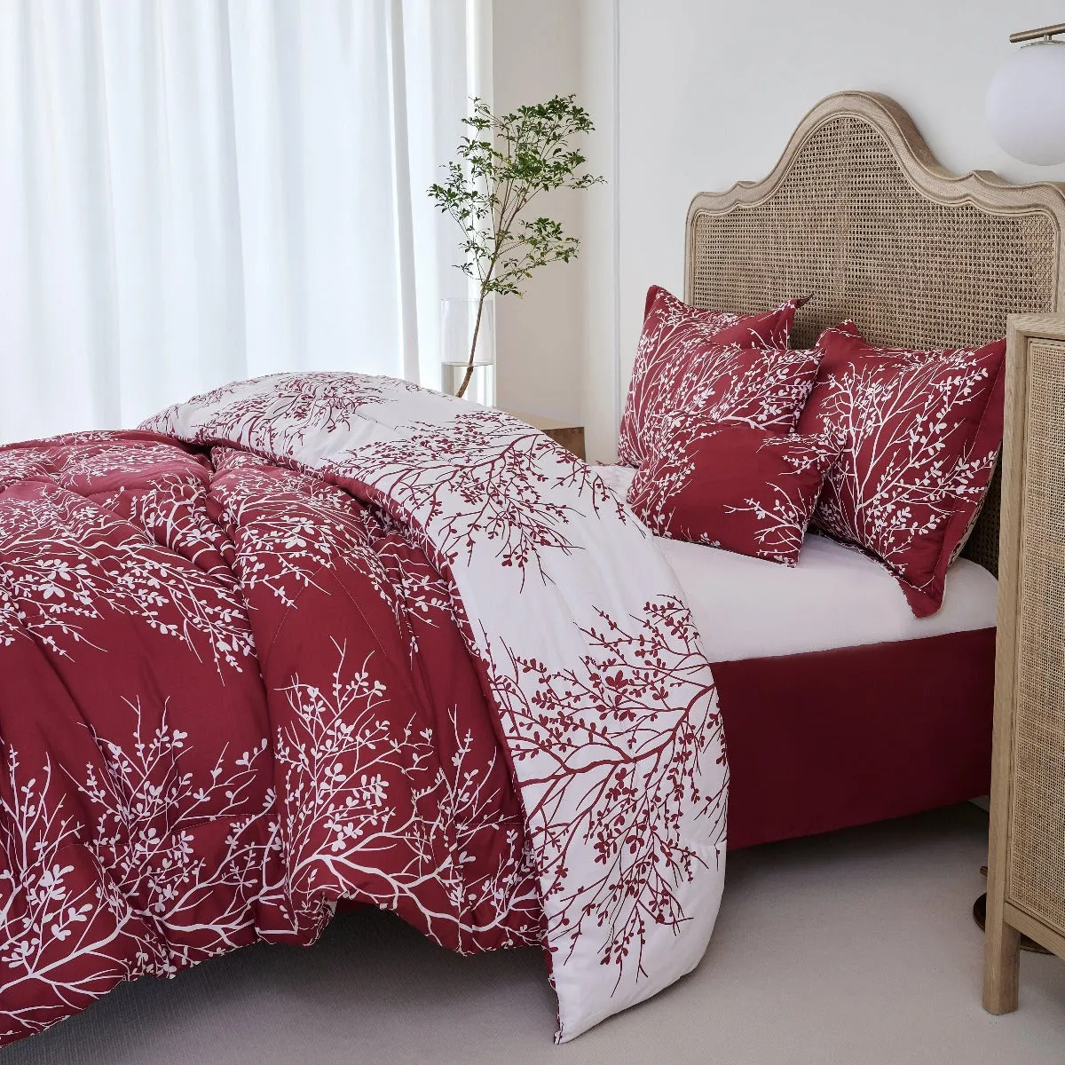 Foliage Reversible Comforter Set   Two Free Sham Pillows