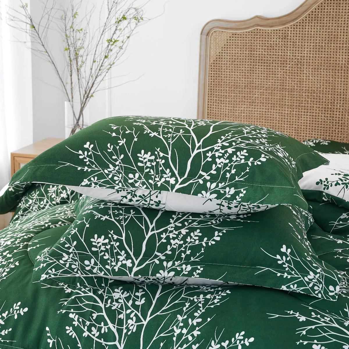 Foliage Reversible Comforter Set   Two Free Sham Pillows