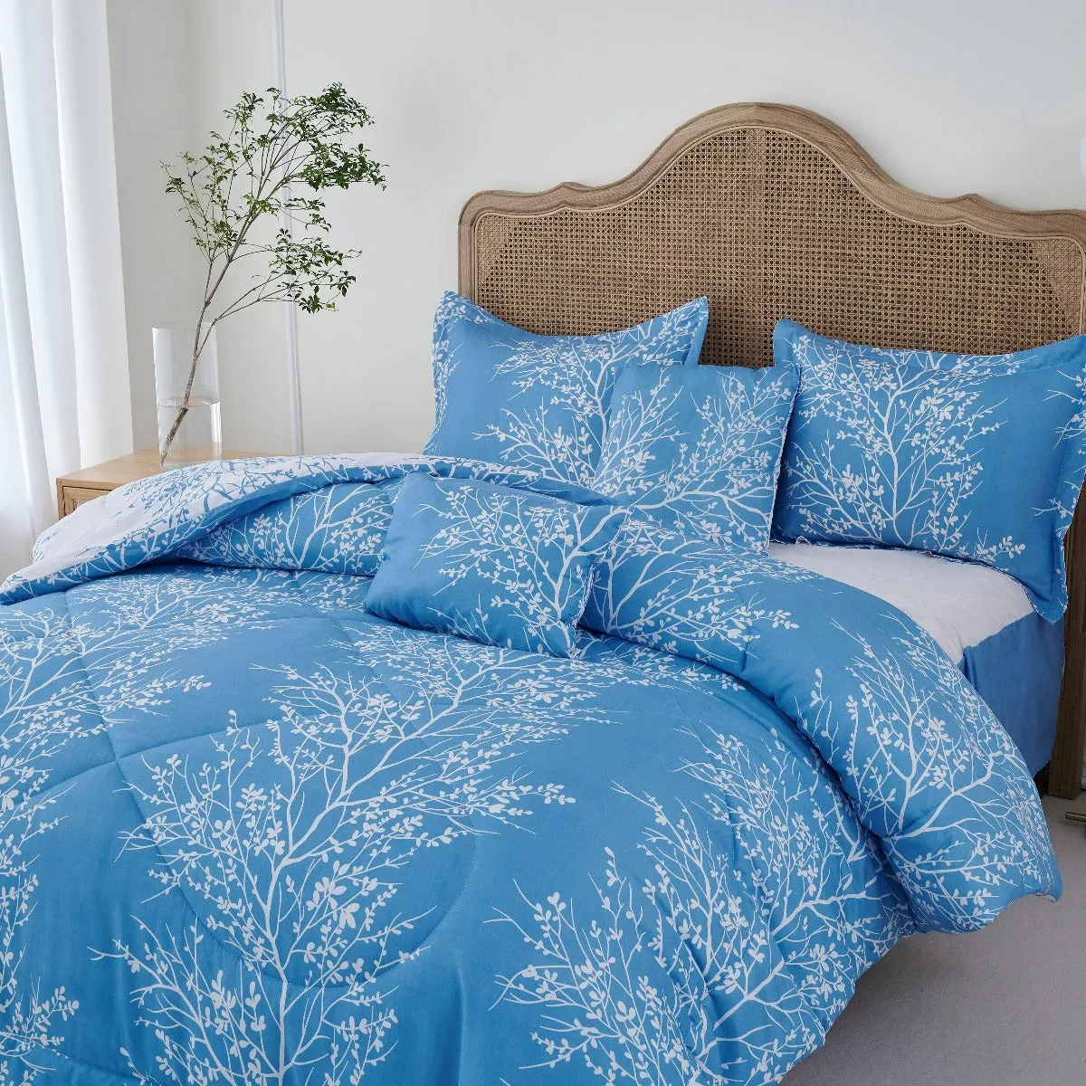 Foliage Reversible Comforter Set   Two Free Sham Pillows