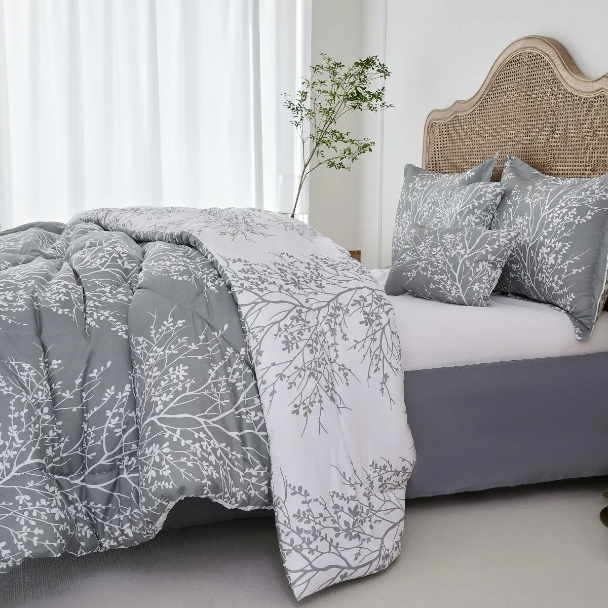 Foliage Reversible Comforter Set   Two Free Sham Pillows