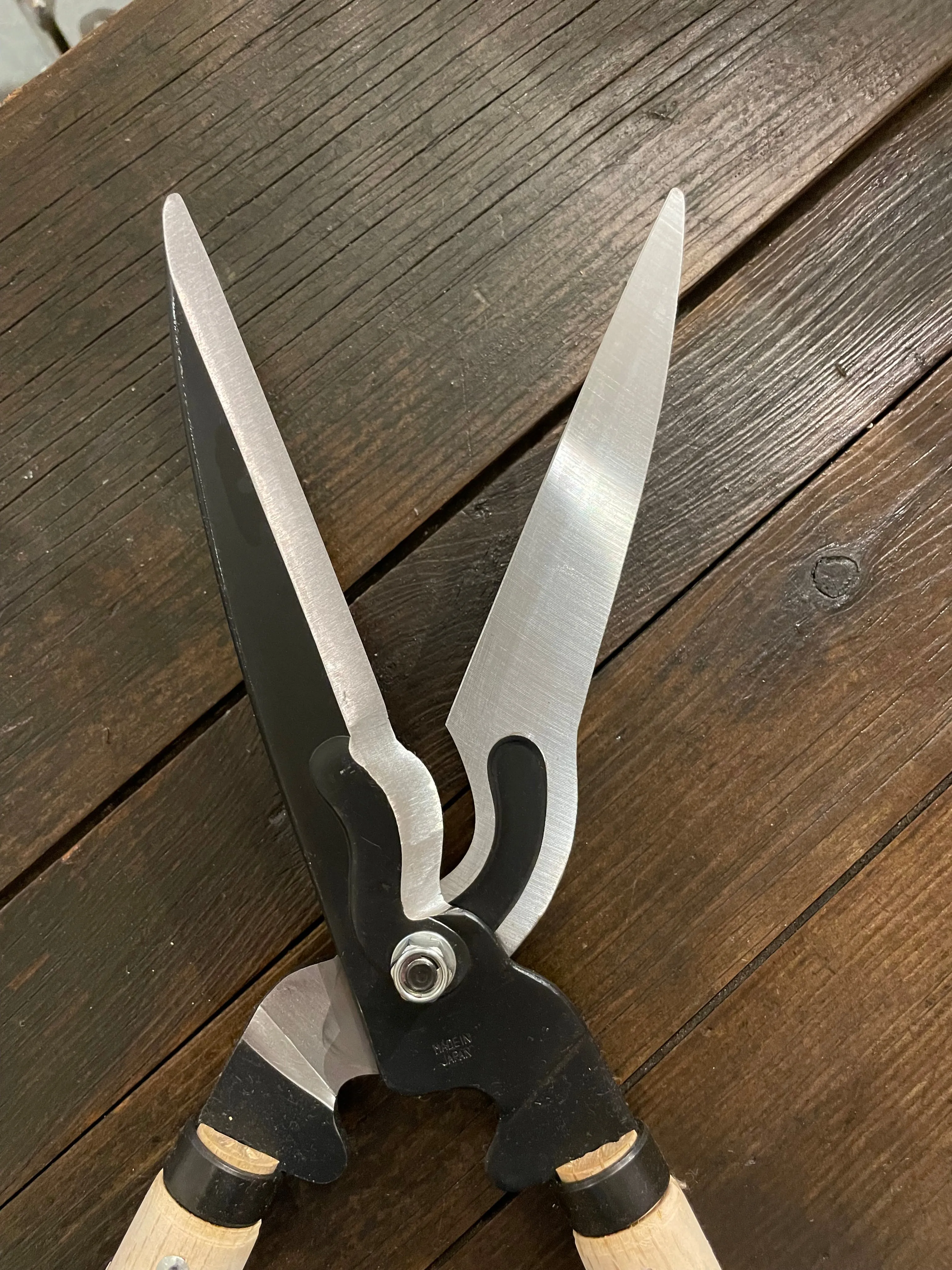 Hedge Shears with Branch Cutter