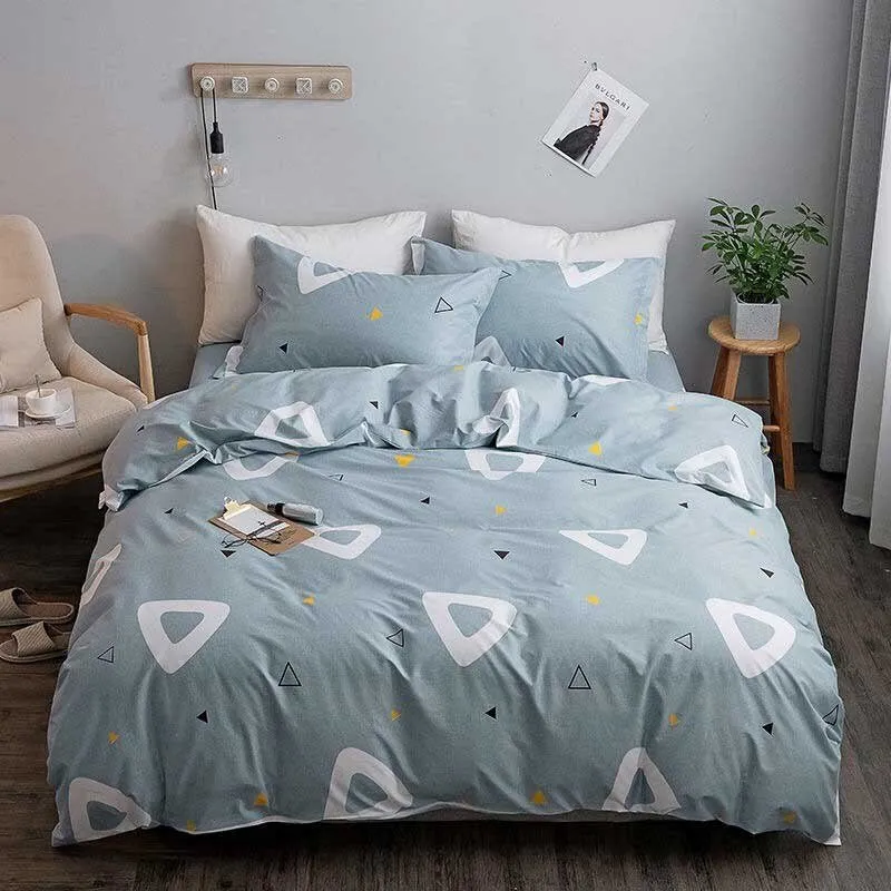 Luxury Bedding Set with King Size Duvet Cover and Geometric Print