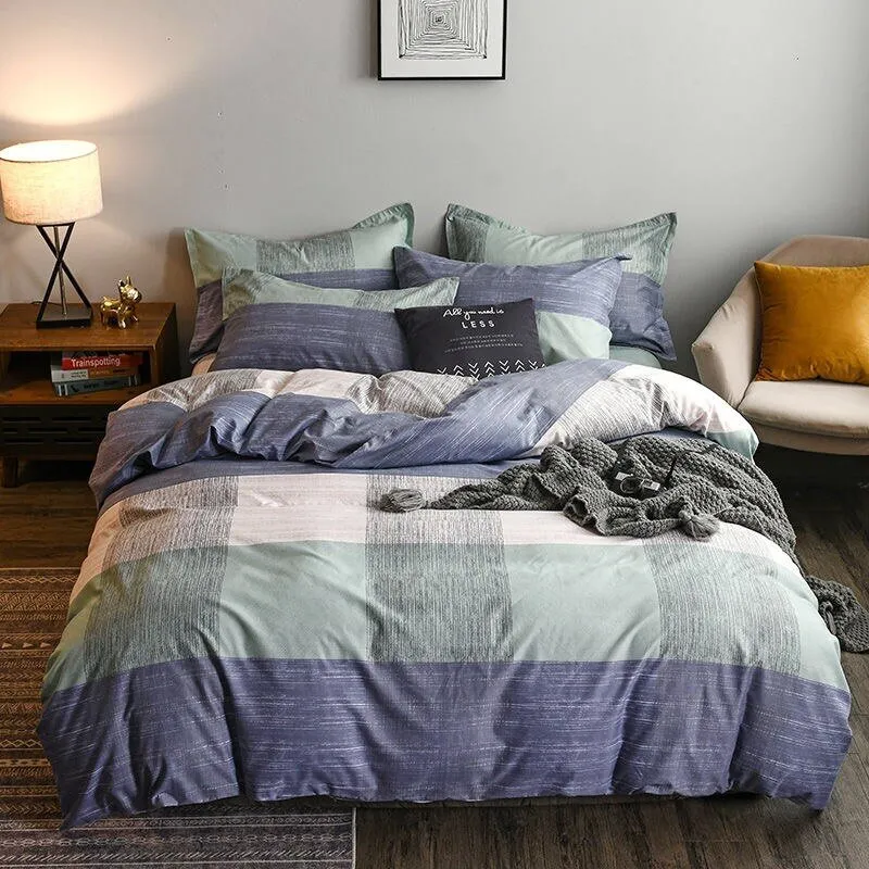 Luxury Bedding Set with King Size Duvet Cover and Geometric Print