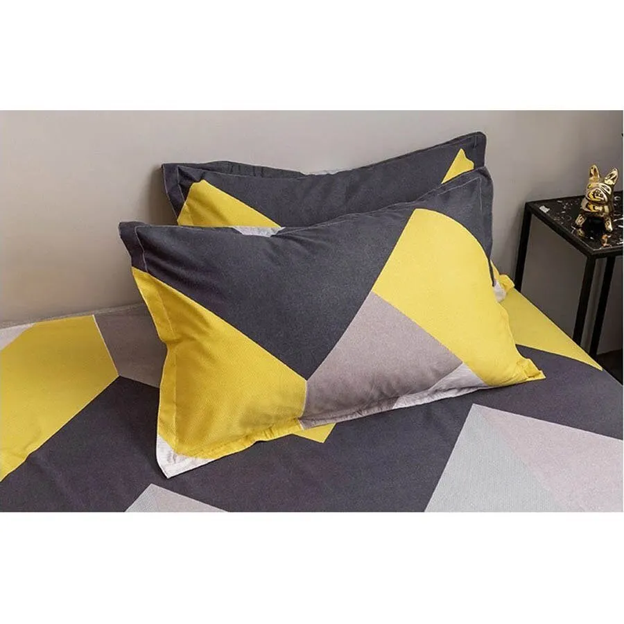 Luxury Bedding Set with King Size Duvet Cover and Geometric Print