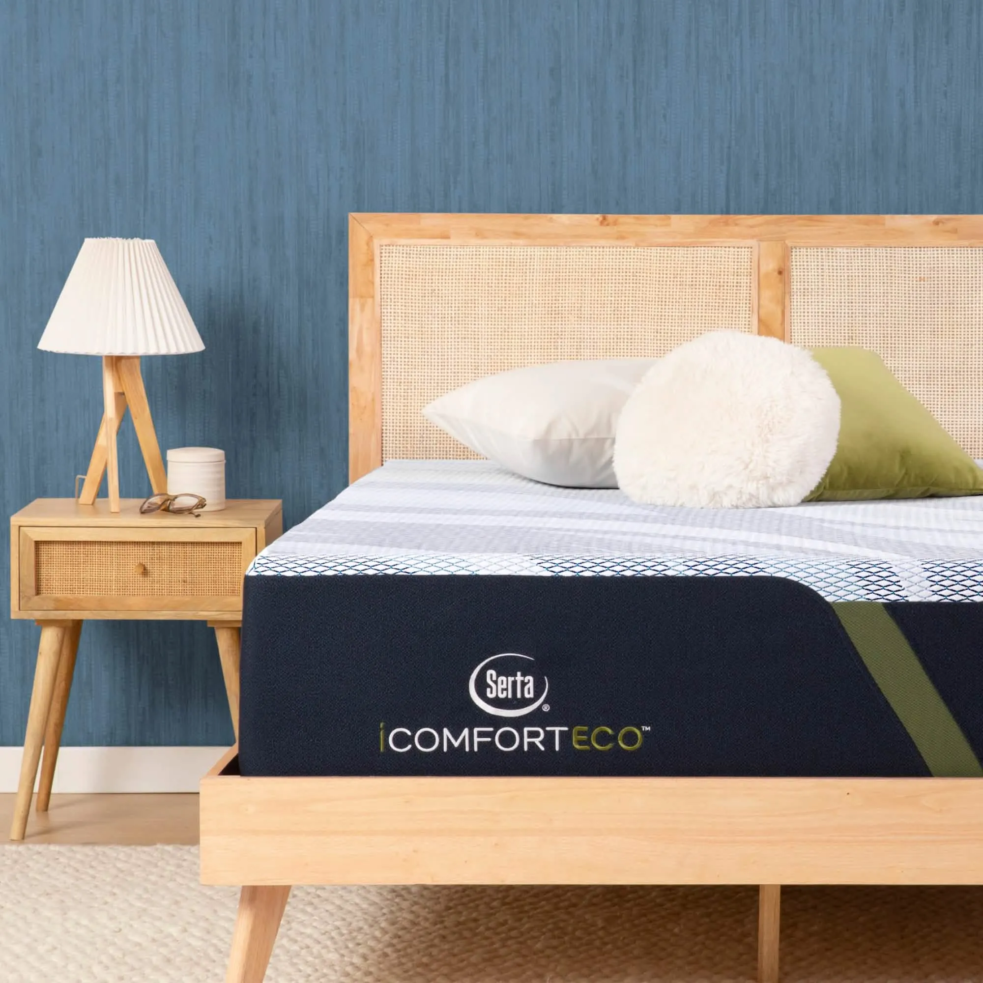 Serta iComfortECO Fusion 30 13.5" Firm Mattress