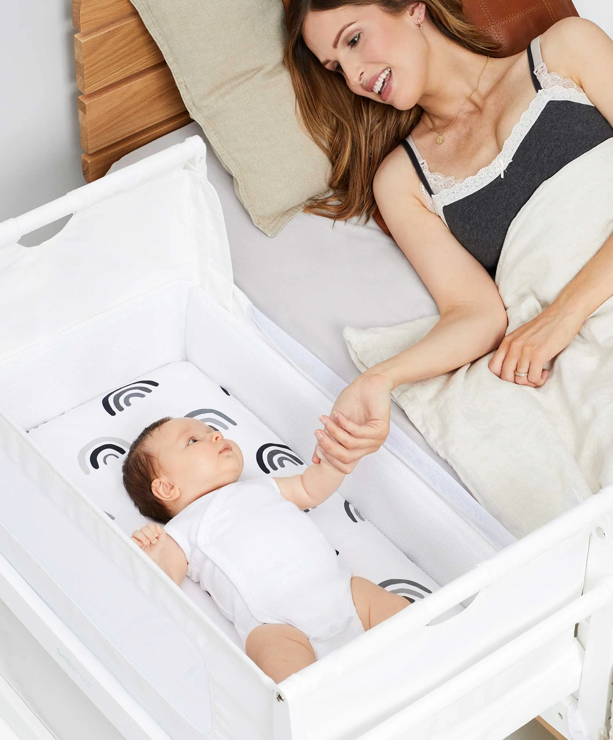 SnuzPod4 Bedside Crib - White