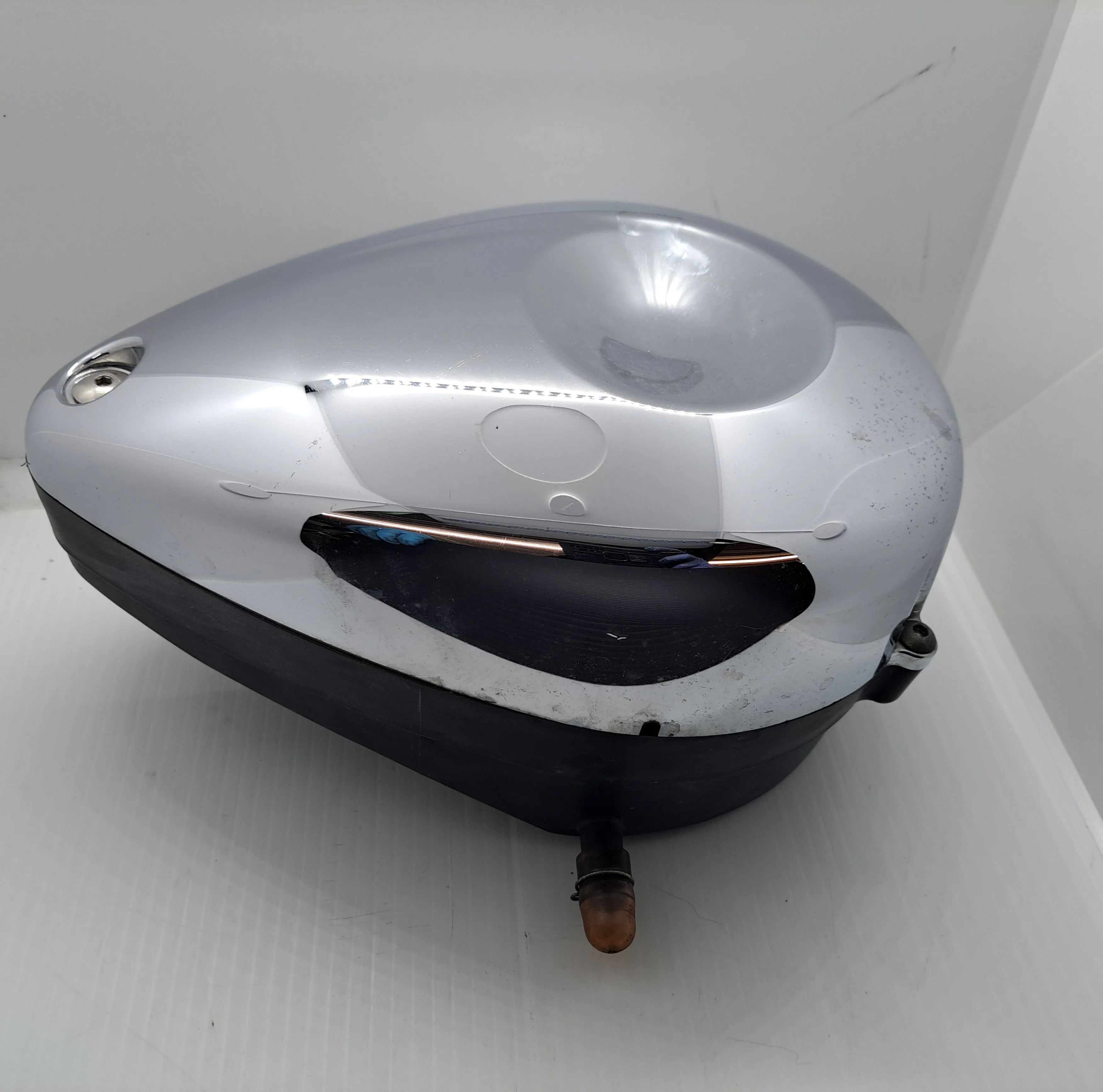 Suzuki Blvd M50 Vz800 Air Cleaner Case